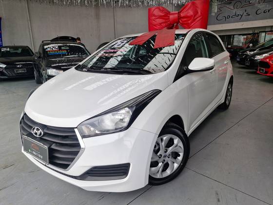 HYUNDAI HB20 1.6 COMFORT PLUS 16V FLEX 4P AUTOMÁTICO HYUNDAI HB20 1.6 COMFORT PLUS 16V FLEX 4P AUTOMÁTICO